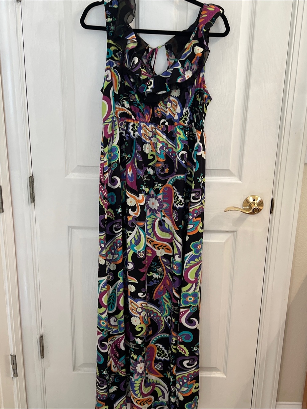 Sleeveless Black Maxi Dress with Multicolor Paisley Print
